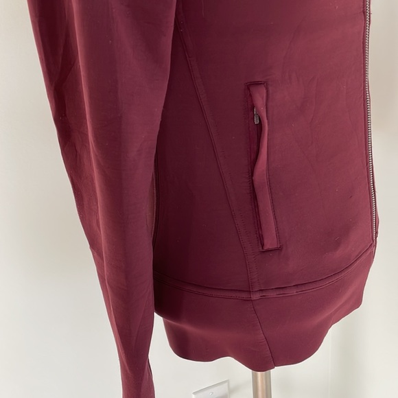 Lululemon Tech Lux Jacket size 4 in garnet - Picture 10 of 12